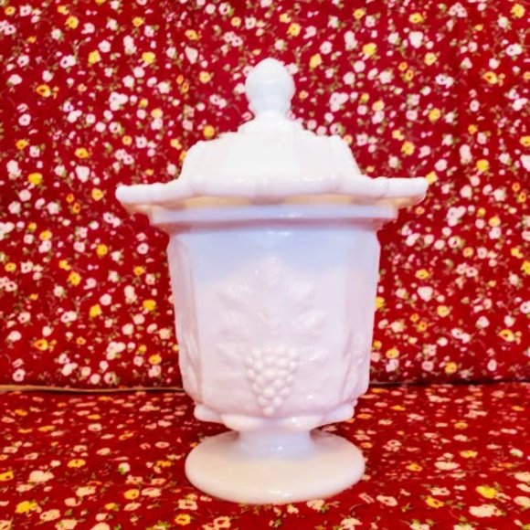Westmoreland Other - Westmoreland Vintage Sugar Bowl with Lid